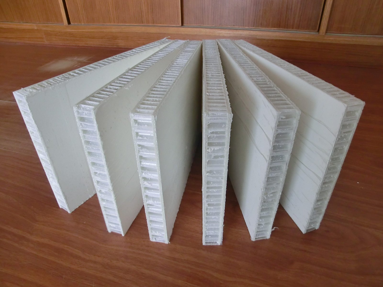 Honeycomb insulated panel samples for refrigerated truck bodies