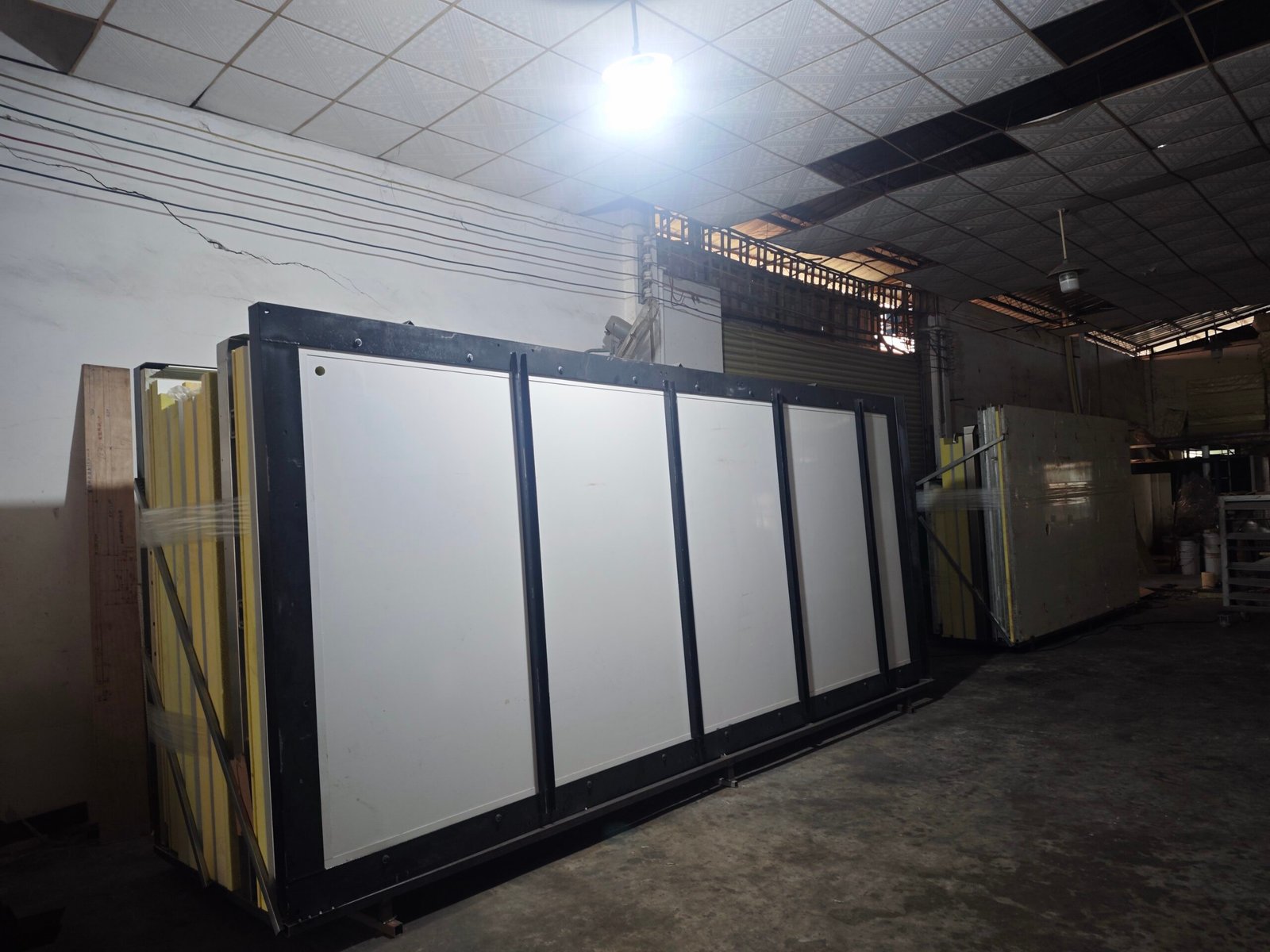 Reefer body kit panels and frames packed for shipment